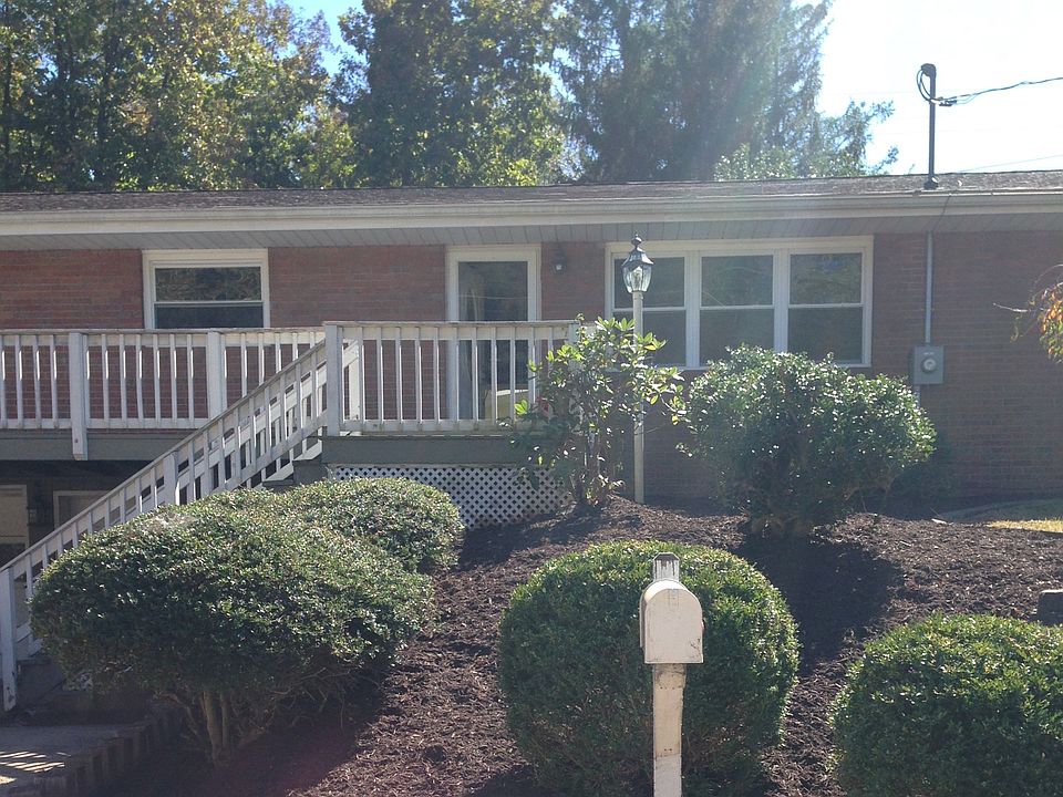 1st image of 2802 18th Ave
