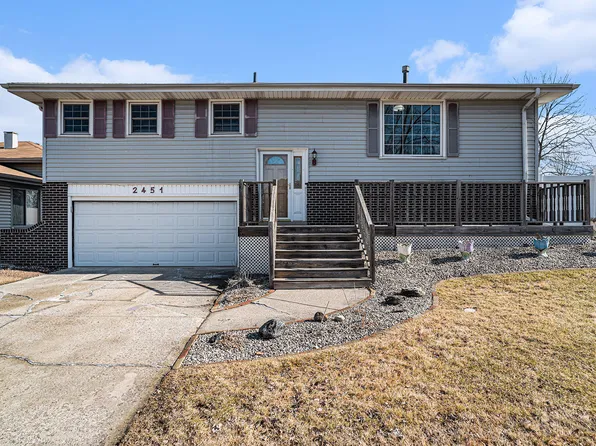 2451 Hickory Dr, Dyer, IN 46311