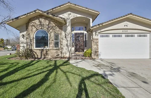6208 Lillian Way Photo 1