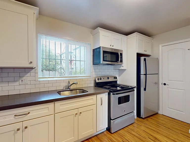 2377 Downer Ave — Photo 7
