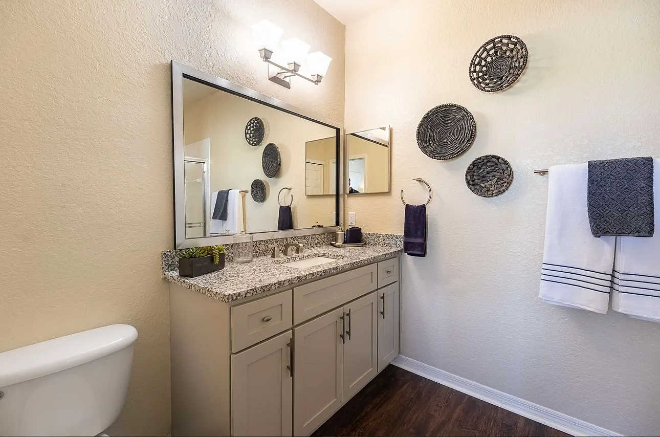1 bed, 835 sqft, $1,577 — Photo 4