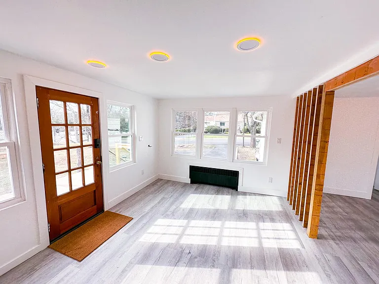 23 Hewson Ave — Photo 5