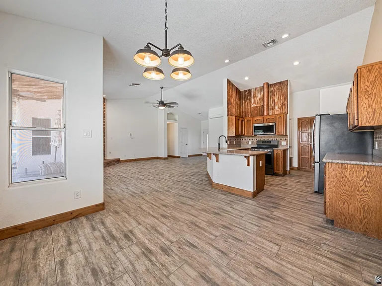 10619 E 35th Pl — Photo 7