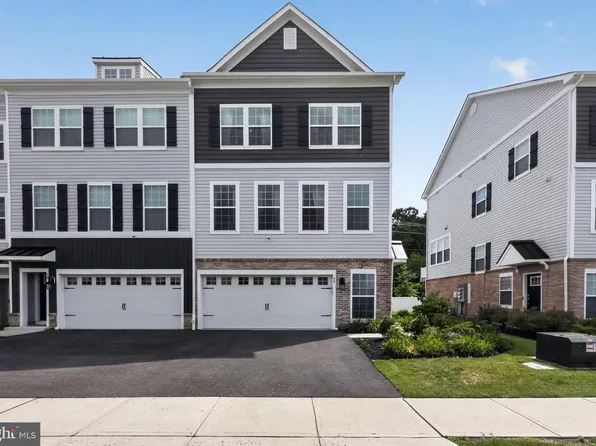40 Autumn Park Dr, Medford, NJ 08055