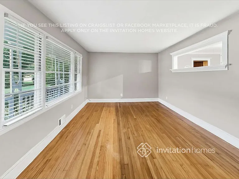 1321 Laura Ln — Photo 5