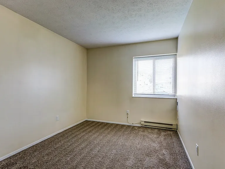 Royalwood Apartments — Photo 14