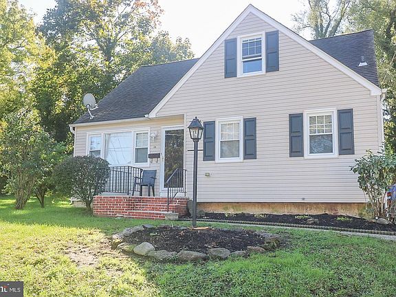 2nd image of 28 Ridgley St