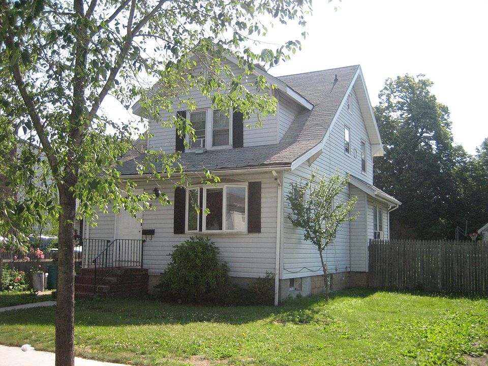 1st image of 24 Lakewood Blvd