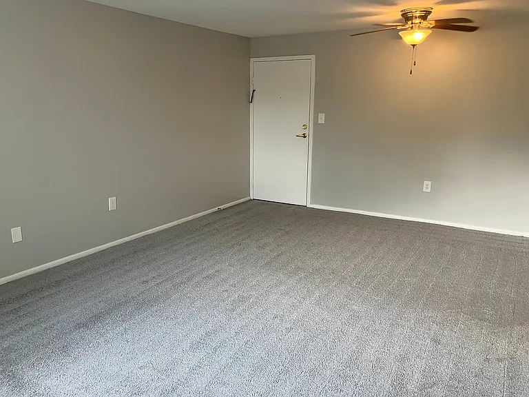 Valley York Apartments — Photo 37
