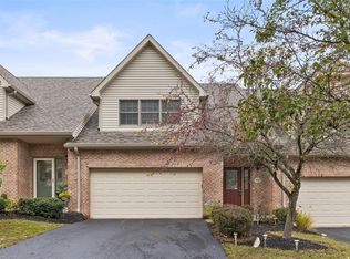 306 Woodcrest Dr, Coraopolis, PA 15108
