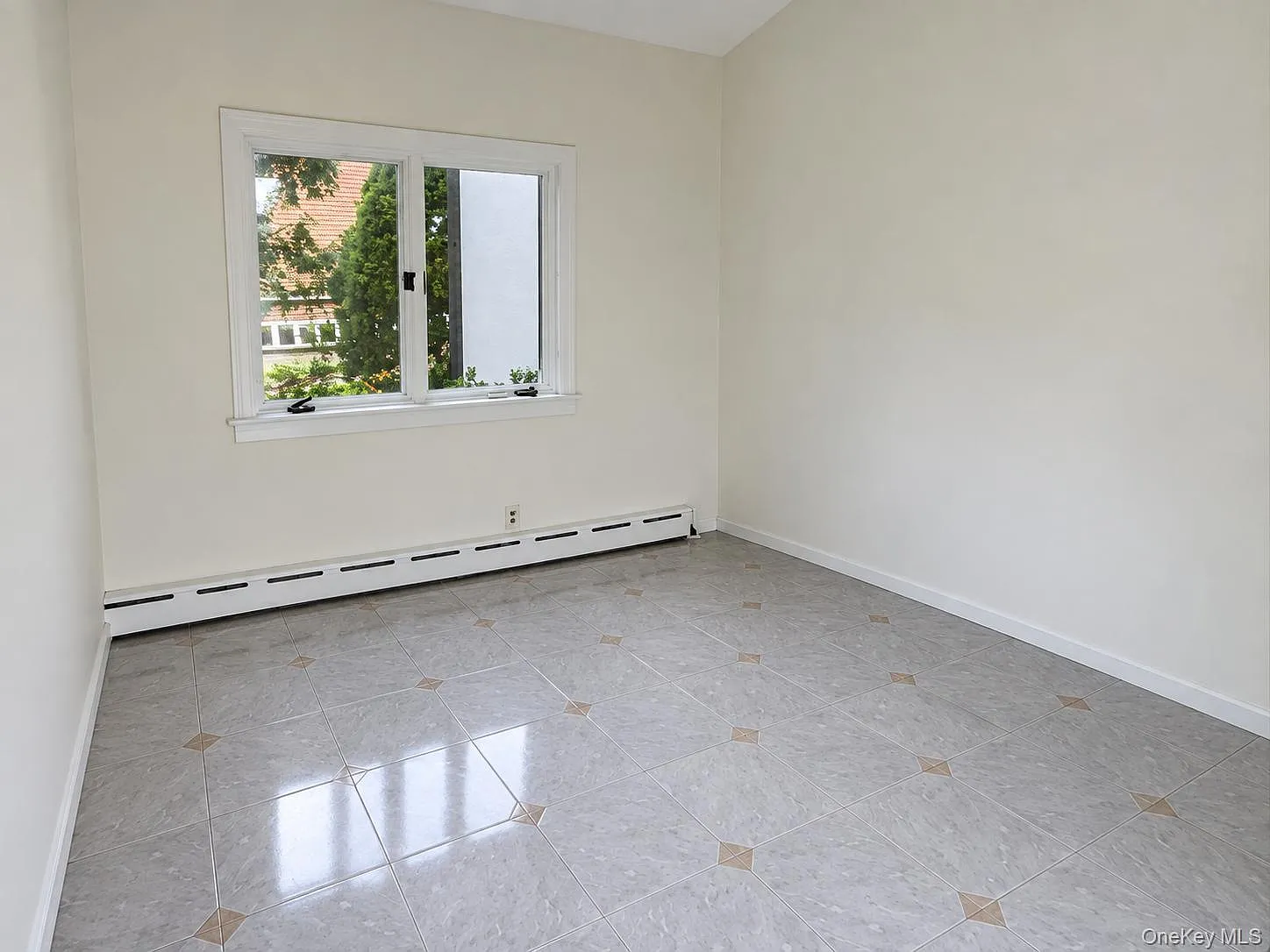 5 bed, 2.5 bath, 3100 sqft, $6,500 — Photo 3