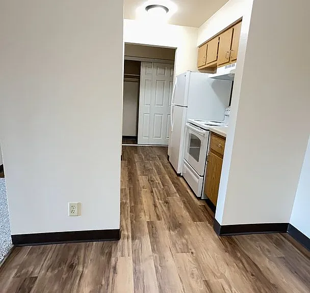 Brookside Apartments — Photo 15