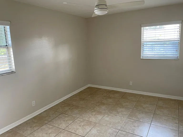 6606 S Monroe St — Photo 14
