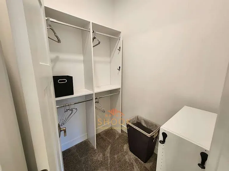 Brownstone Condominiums — Photo 16