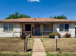 201 NW 3rd St, Andrews, TX 79714