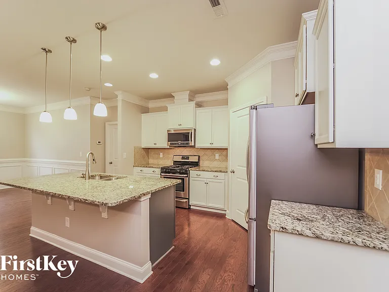 124 Ridgemont Ln — Photo 6