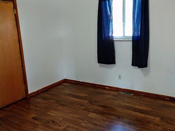 5th image of 2706 Lenore St
