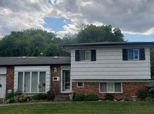 184 W 24th St, Deer Park, NY 11729