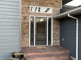 1912 S Alpine Ave, Sioux Falls, SD 57110