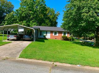 2801 Emerson Rd, Greensboro, NC 27405