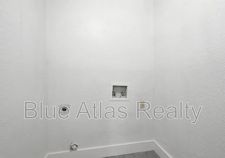 5517 Wellesley Ave — Photo 9