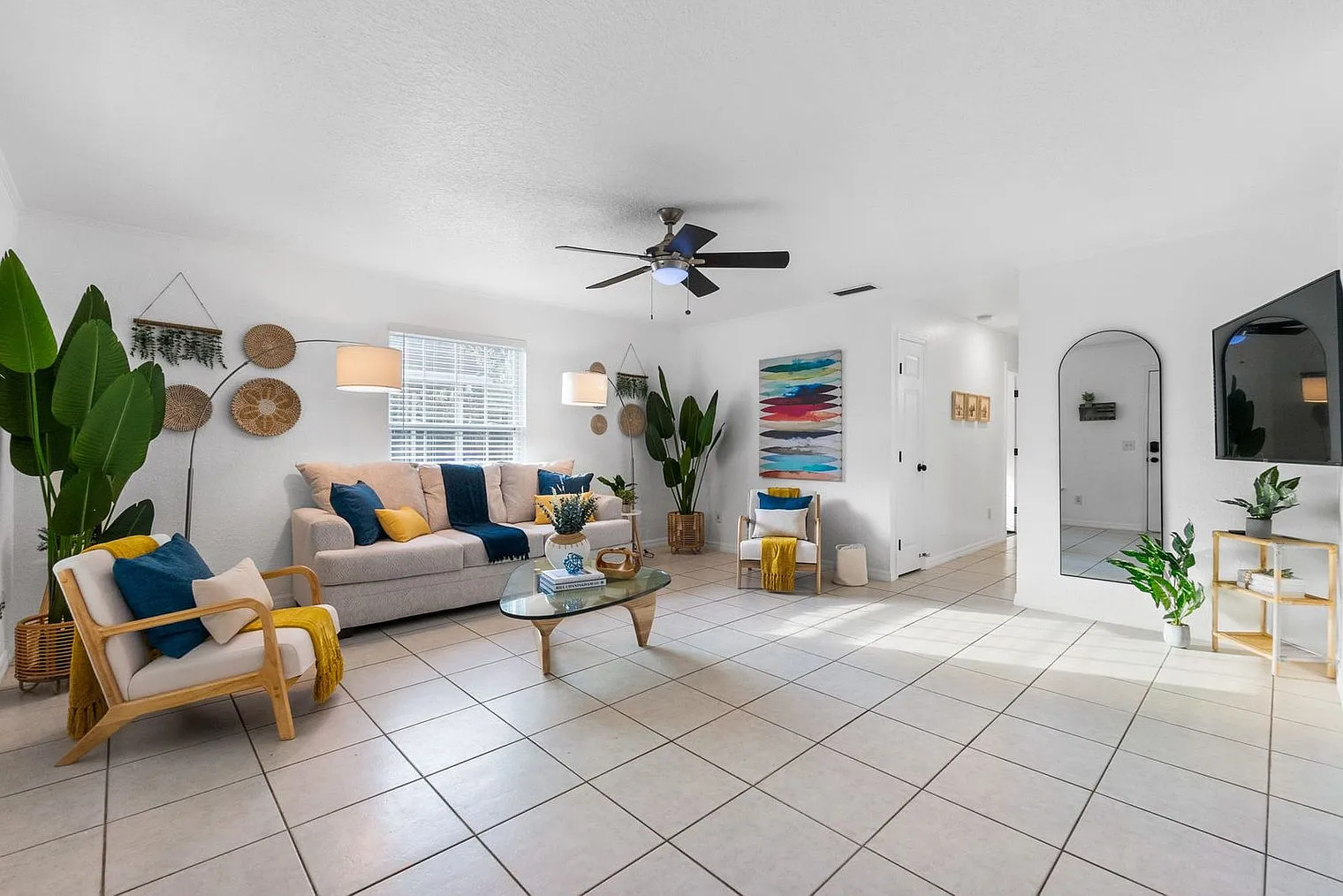 3 bed, 2.0 bath, 1194 sqft, $5,232 — Photo 1
