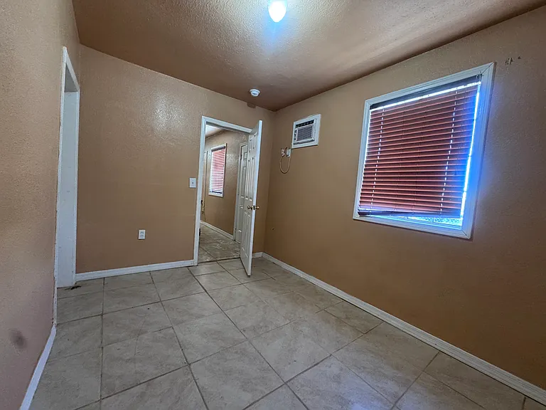 238 E Rice St #1 — Photo 2
