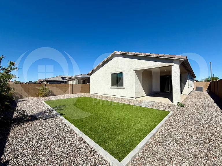 349 E Hawaii Dr — Photo 24