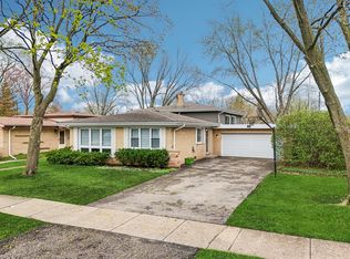 1407 N Highland Ave, Arlington Heights, IL 60004