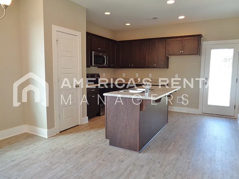 602 The Heights Ln — Photo 4