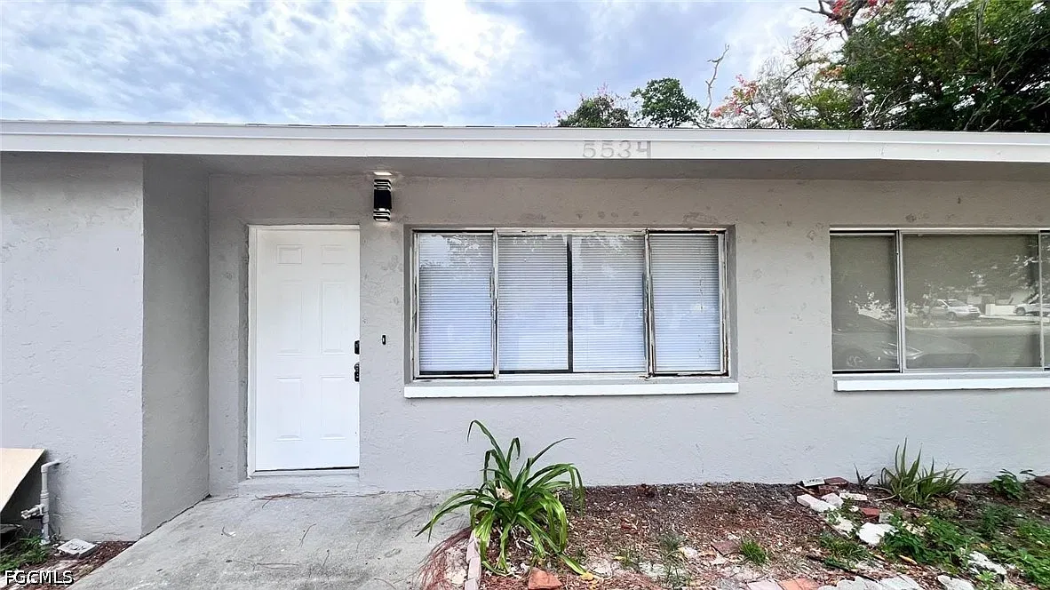 2 bed, 1.0 bath, 1300 sqft, $1,350 — Photo 1