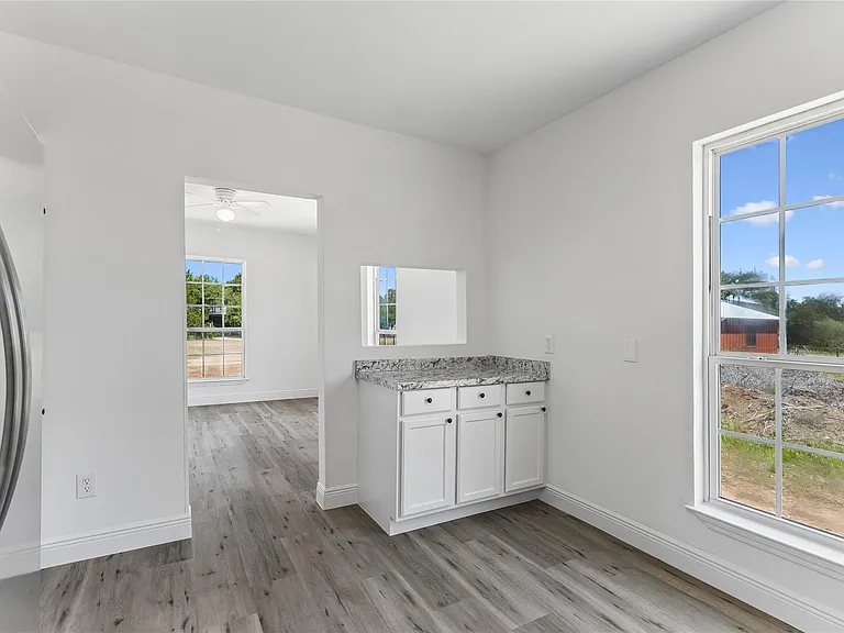 255 Foothill Rd — Photo 9
