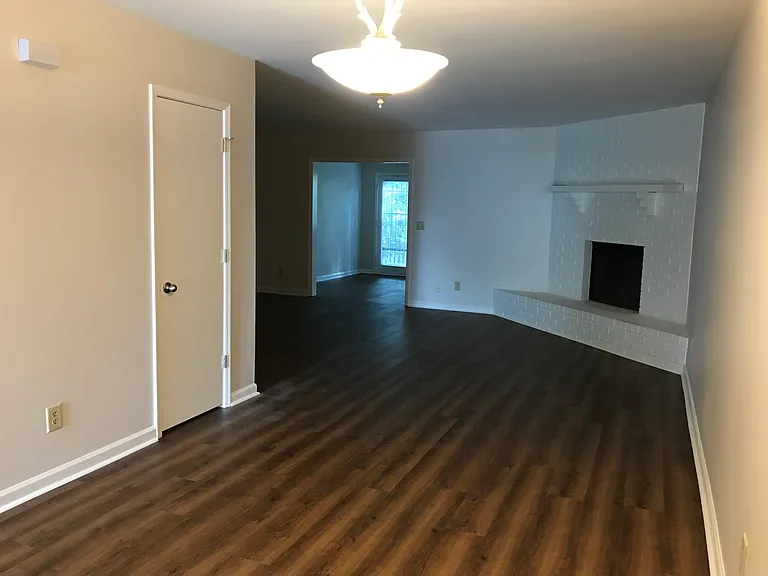 904 Ventura Pl — Photo 6