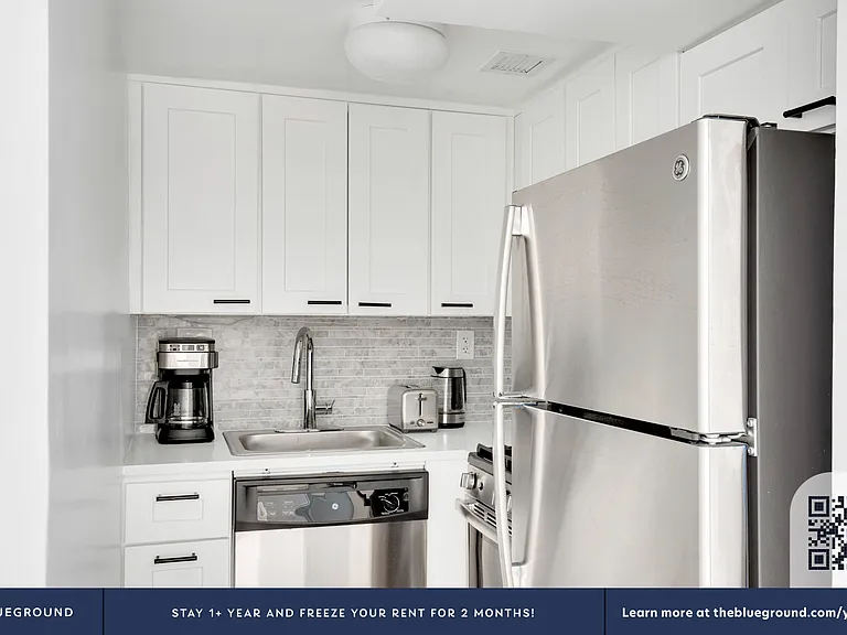 340 E 51st St #9E — Photo 6