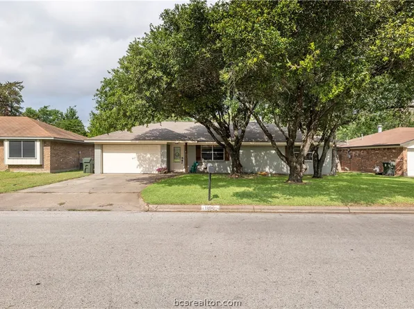 1104 Allen Forest Dr, Bryan, TX 77803