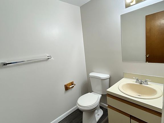 4th image of 7468 Coachlight Ln