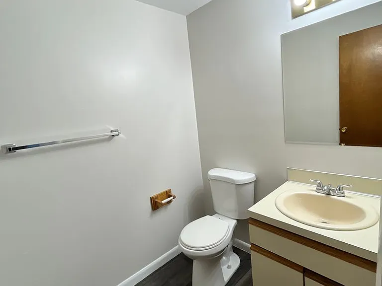 7468 Coachlight Ln — Photo 4