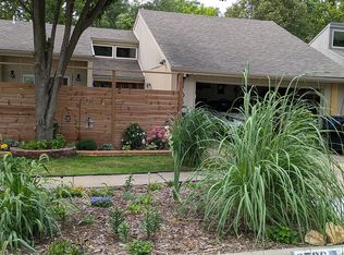 2706 University Dr, Lawrence, KS 66049