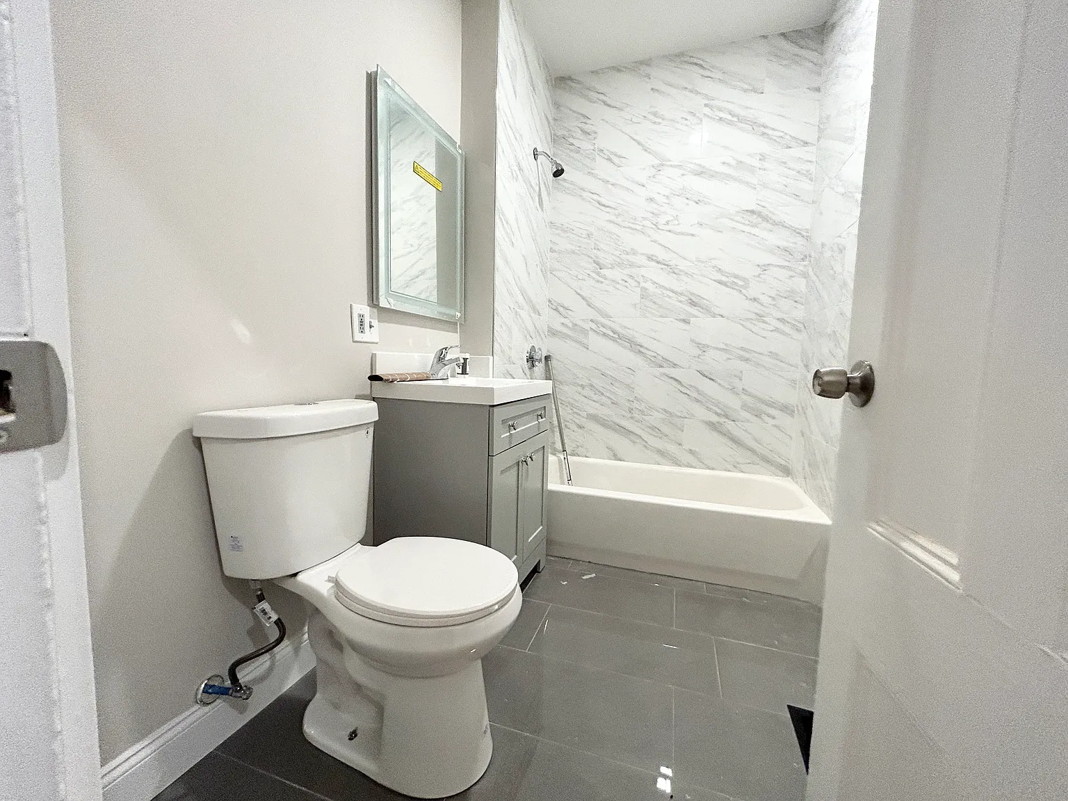 4 bed, 9999 sqft, $3,600 — Photo 3