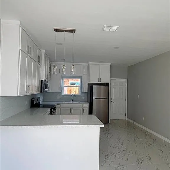 3806 Rosewood Dr #3 — Photo 2