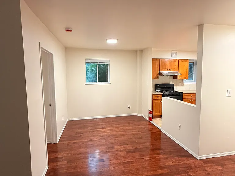 7630 Grand Central Pkwy #2 — Photo 5
