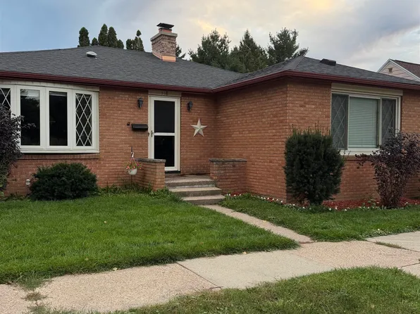 718 3rd St, Baraboo, WI 53913