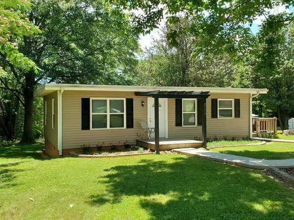 2155 14th Ave SW, Hickory, NC 28602