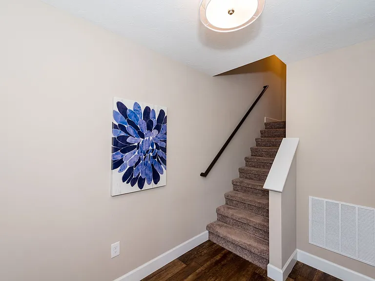 67 Katelyn Dr — Photo 2