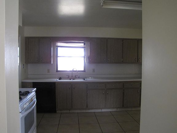 3rd image of 5135 Sharlene Dr