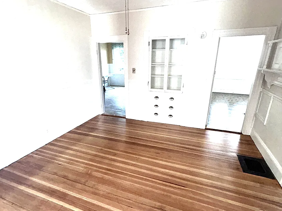 28-30 Lawrence St #3