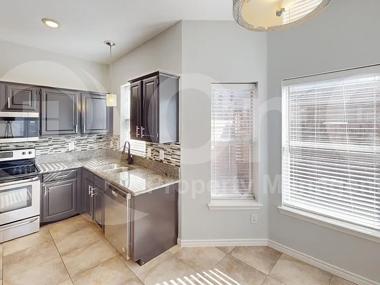 8109 Dock St — Photo 4