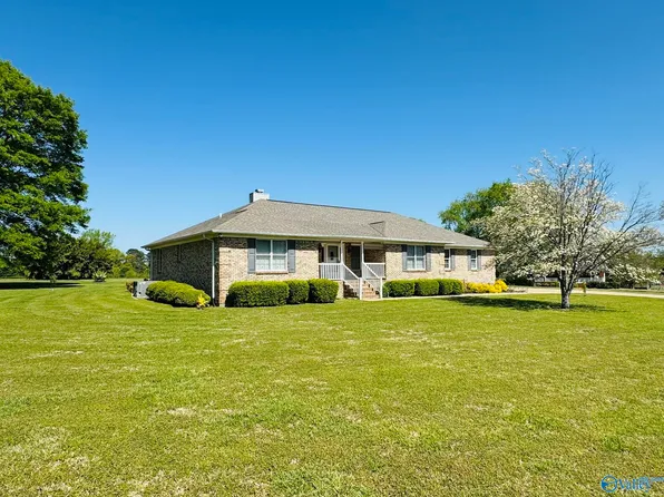 100 Meadowlark Ln, Albertville, AL 35951