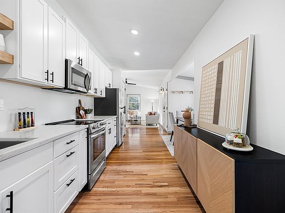 4th image of 98 Lancaster Rd