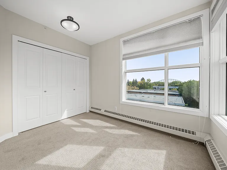 328 21st Ave SW #501 — Photo 17